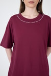Kadın Tişört-Bordo Yaka Yazı Baskılı Oversize Pamuklu  Tişört 2150-34M-rulem