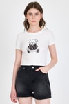Kadın Tişört-Ekru Ayıcık Baskılı Leopar Detaylı Slim Fit Crop Tişört 0549-rulem