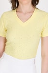 Kadın Tişört-Sarı Taş İşleme Detaylı V Yaka Slim Fit Tişört 0949-rulem