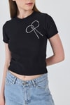 Kadın Tişört-Siyah İnci Kurdele İşlemeli Crop Slim Fit Tişört 2229-rulem