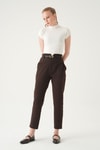 Kahve Bel V Kesim Kemerli Pantolon 8404A