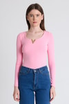 Pembe Viskoz/Yumuşak Kumaş Aksesuarlı Parmak Geçme Detaylı Bluz 1476