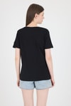 Siyah Kabartma Yazılı Relaxed Fit Tişört 25209