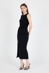 Siyah Yırtmaç Detaylı Drape Askılı Midi Elbise 241733