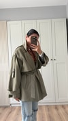 HAKİ BEL KUŞAKLI TRENÇKOT