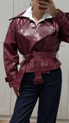 KROKODİL DESENLİ KEMERLİ DERİ CEKET BORDO
