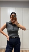 YAKALI GRİ DÜĞME DETAYLI SÜVETER
