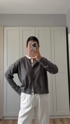 YAKASI RENKLİ OVERSİZE TRİKO HIRKA - GRİ