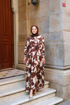 Batik Yaprak Desenli Elbise Kahverengi