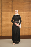 Sim Detay Kendinden Desenli Gold Kemerli Elbise Siyah