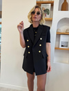 Siyah Blazer Yelek & Şort Etekli Takım
