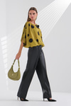 Saten Puantiye Desenli Çiçek Broşlu Kayık Yakalı