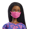 Barbie Brooklyn Seyahatte Bebeği Ve Aksesuarları HGX55-Kız Oyun Setleri