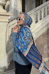 Duygu'nun Mavi Ediz Desen İpek Şal Tercihi