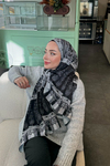Duygu'nun Siyah Ediz Desen İpek Şal Tercihi