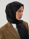 Siyah Rise Desen Jakar Şal