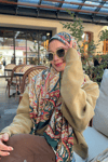 Zeynep'in Haki Balamir Desen İpek Şal Tercihi
