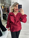 Bordo Degaje Yaka Leopar Desenli Saten Yaka Çiçek Detaylı Uzun Kollu Yandan Bağlamalı Bluz stp 27k1684