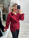 Bordo Degaje Yaka Leopar Desenli Saten Yaka Çiçek Detaylı Uzun Kollu Yandan Bağlamalı Bluz stp 27k1684