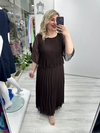 Kahverengi Premium Piliseli 2 Katlı Yarım Kollu Şifon Elbise stp 26y2749
