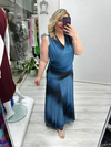Mavi Lacivert Siyah Batik Desenli Kolsuz Kruvaze Yaka Drapeli Tül Elbise stp 26y2789