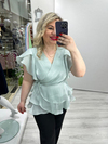 Mint Yeşili Organze Şifon Kruvaze Yaka Kısa Kol Ve Etek Volanlı Bağlamalı Bluz stp 26y1478