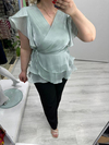 Mint Yeşili Organze Şifon Kruvaze Yaka Kısa Kol Ve Etek Volanlı Bağlamalı Bluz stp 26y1478