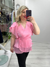 Pembe Organze Şifon Kruvaze Yaka Kısa Kol Ve Etek Volanlı Bağlamalı Bluz stp 26y1478