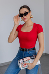 Kare Yaka T-shirt - KIRMIZI