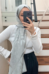 Feyza HakyemYazı Desen Jakar İtalyan İpekli Şal Açık Gri