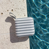 Sunnylife Taşınabilir Seyahat Hoparlörü The Vacay Olive Stripe