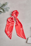 Kuyruklu Carmine Scrunchie
