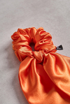 Turuncu Kuyruklu Sateen Scrunchie