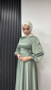 Zühre Model Yandan Bağlamalı Saten Abiye-Su Yeşili