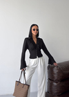 Fırfır Detaylı Düğmeli Siyah Bluz