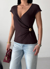 Gold Aksesuar Detaylı Kahverengi T-Shirt