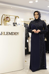 3185 KOD KENDİNDEN PUL DETAYLI ELBİSE