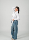 Beyaz Yaka Gümüş Zımba Detay Gömlek