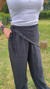 MARKA MUADİLİ FULARLI TENSEL PANTOLON - SİYAH