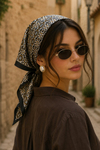 Mozaik Desen Siyah Saten Bandana Fular 50×50 cm