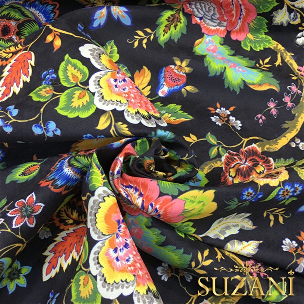 Siyah Zemin Mavi Pembe Çiçekli Kumaş