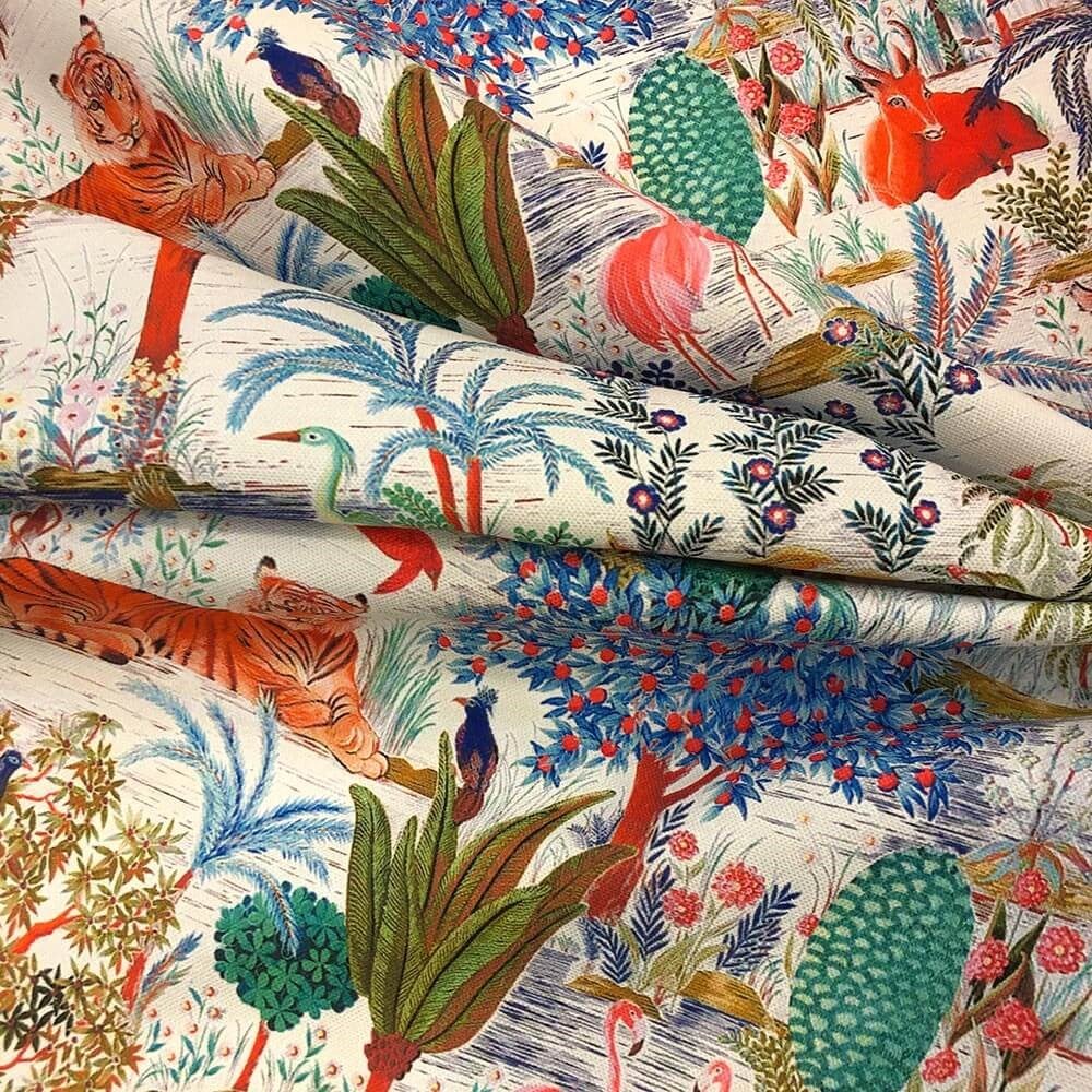 Taş Zemin Orman Desenli Dijital Baskılı Kumaş