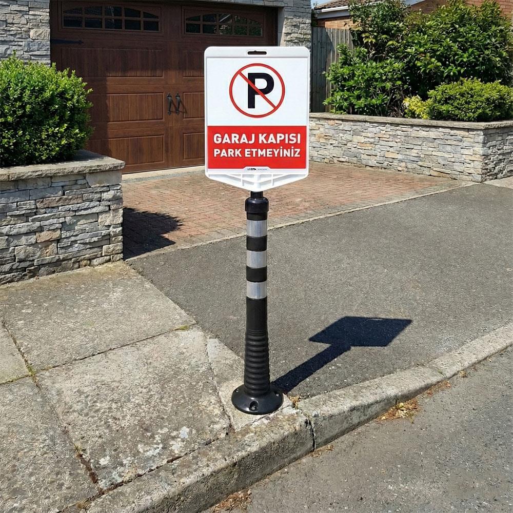 Delineator Set with Double-Sided Print “Garage Entrance – No Parking” Sign – Black
