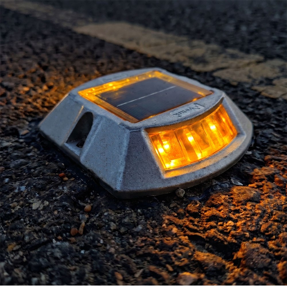 Sarı Solar Yol Butonu 3+3 Ledli