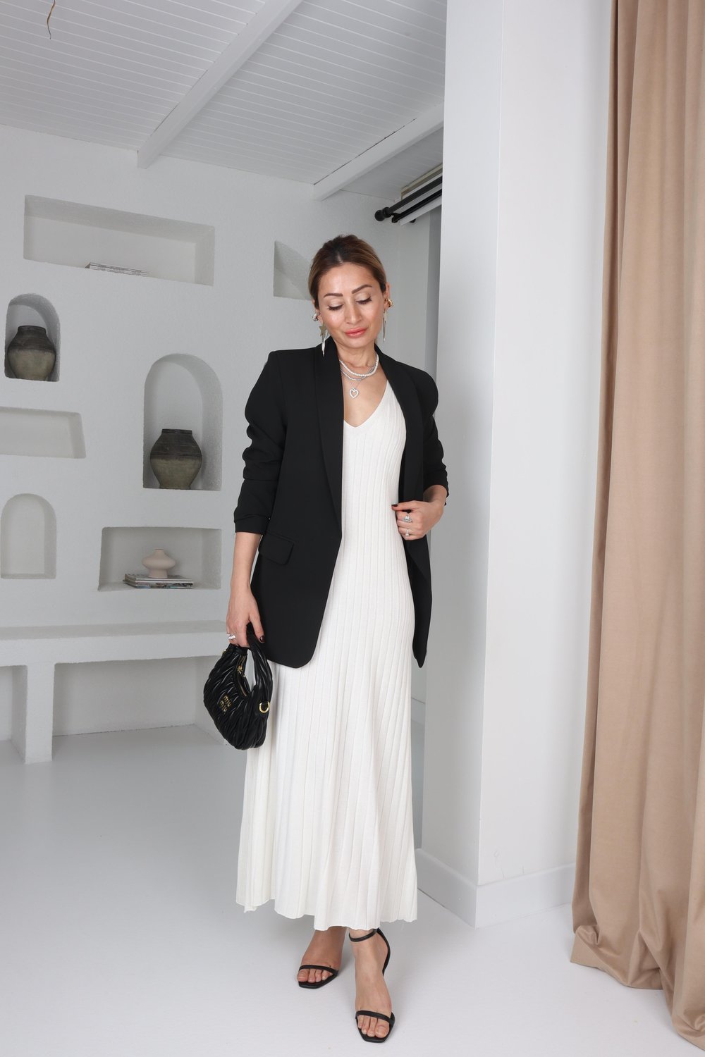 Atlas Kolu Büzgülü Siyah Blazer Ceket