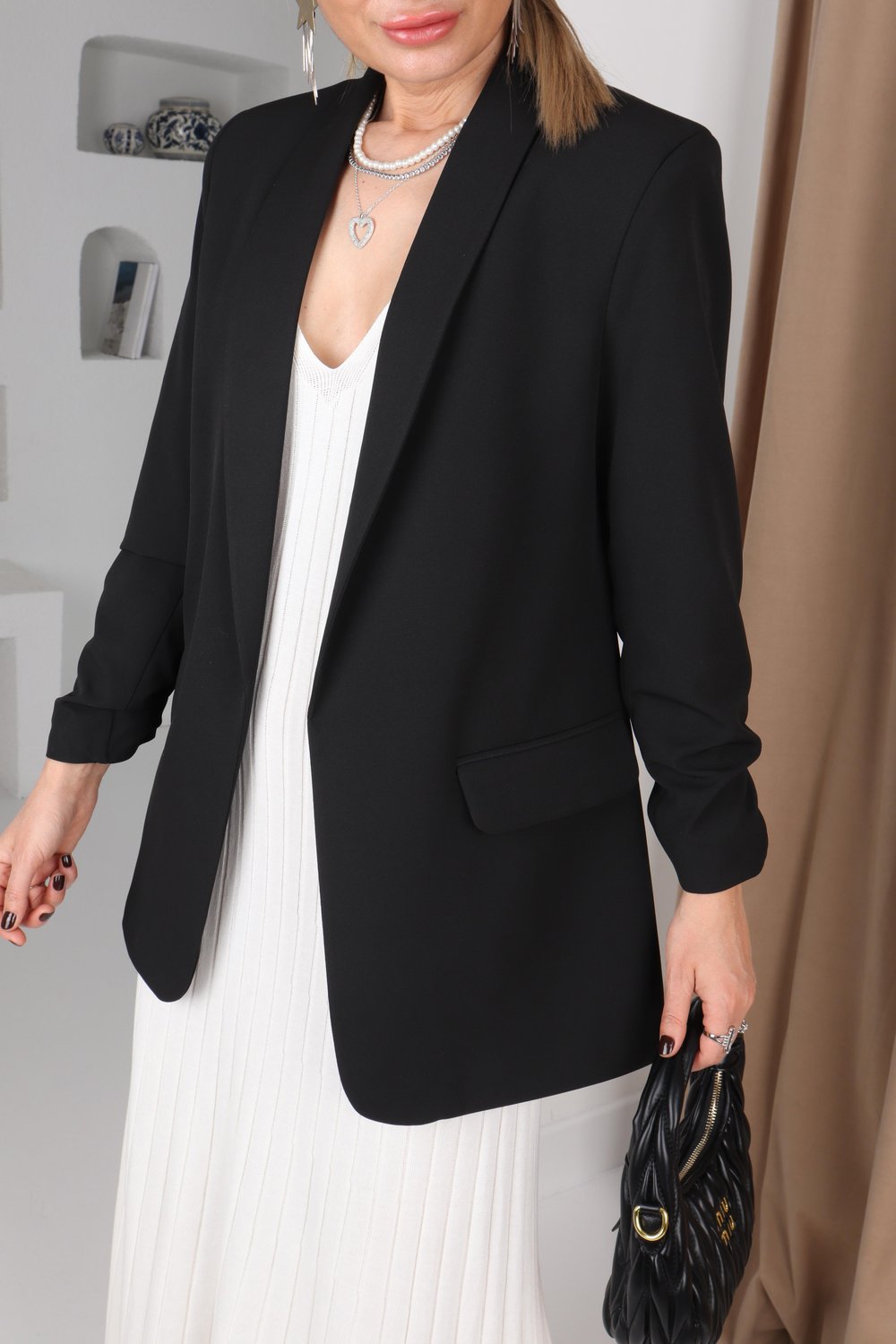 Atlas Kolu Büzgülü Siyah Blazer Ceket