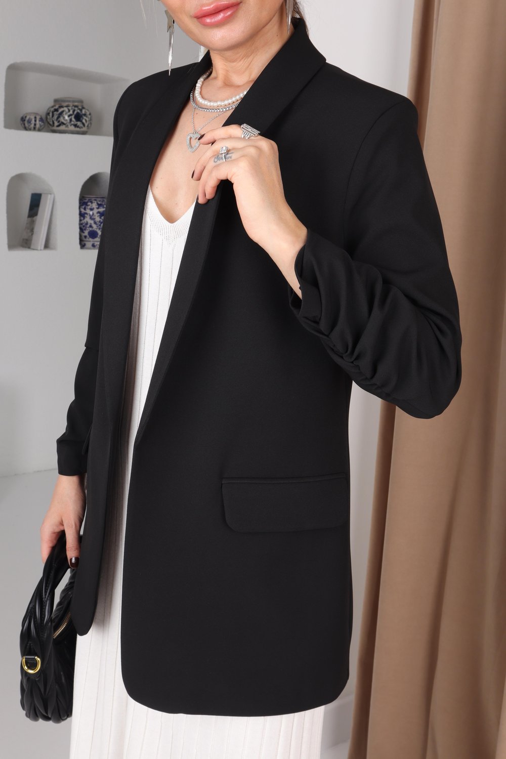 Atlas Kolu Büzgülü Siyah Blazer Ceket