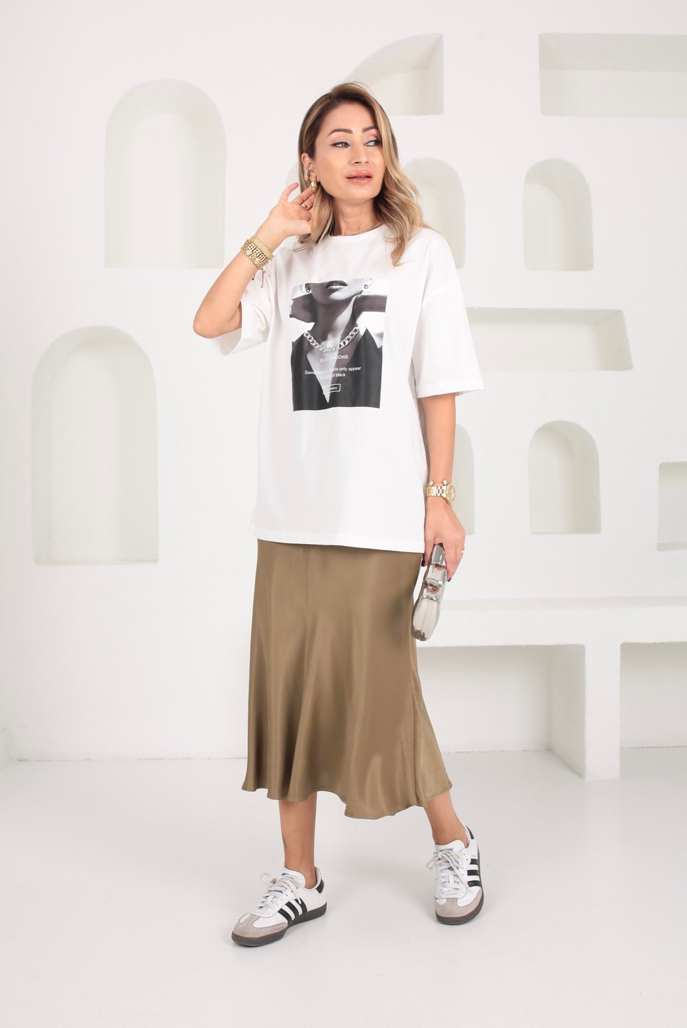 Bisiklet Yaka Zincir Detay Tshirt