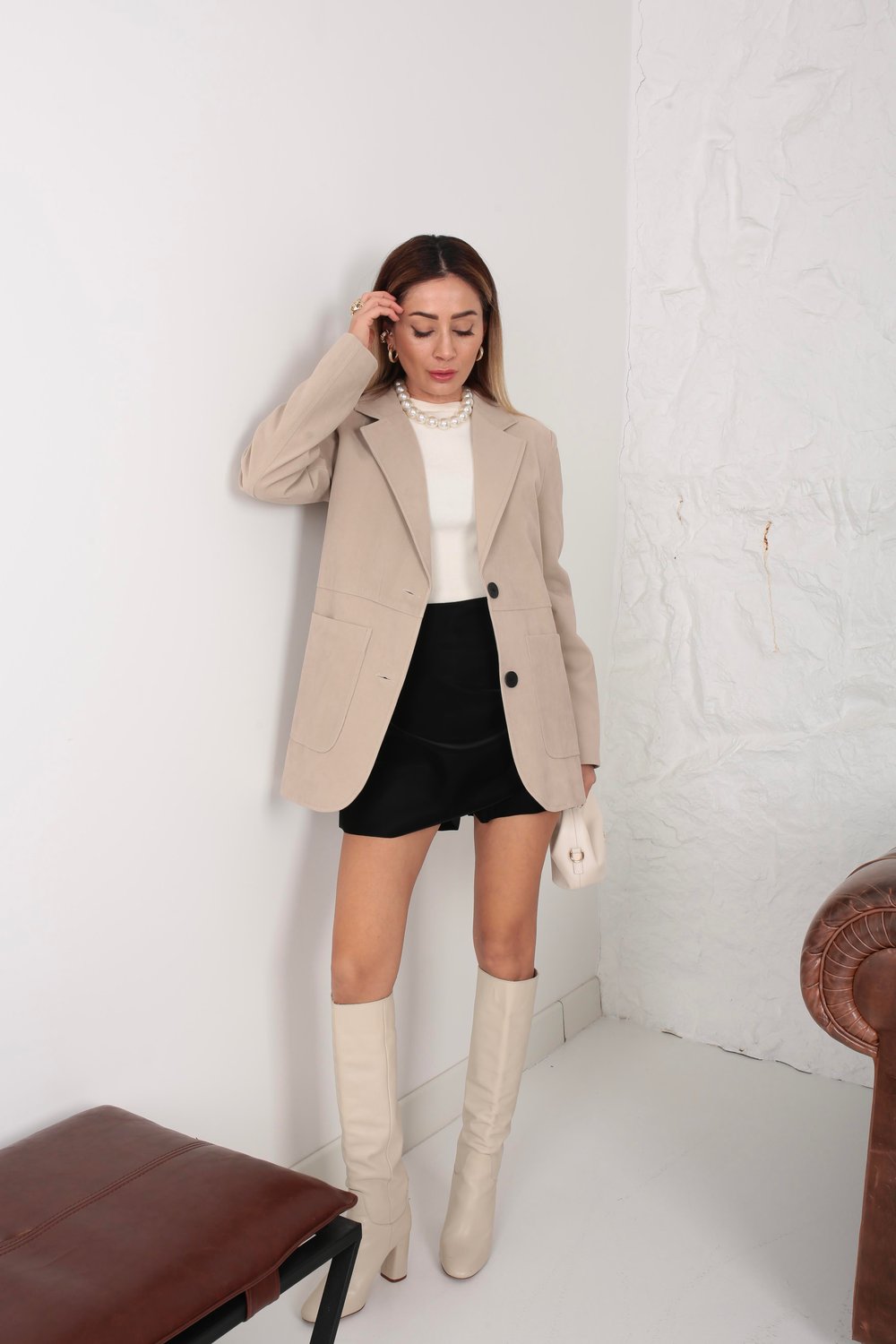 Büyük Cepli Bej Süet Blazer Ceket