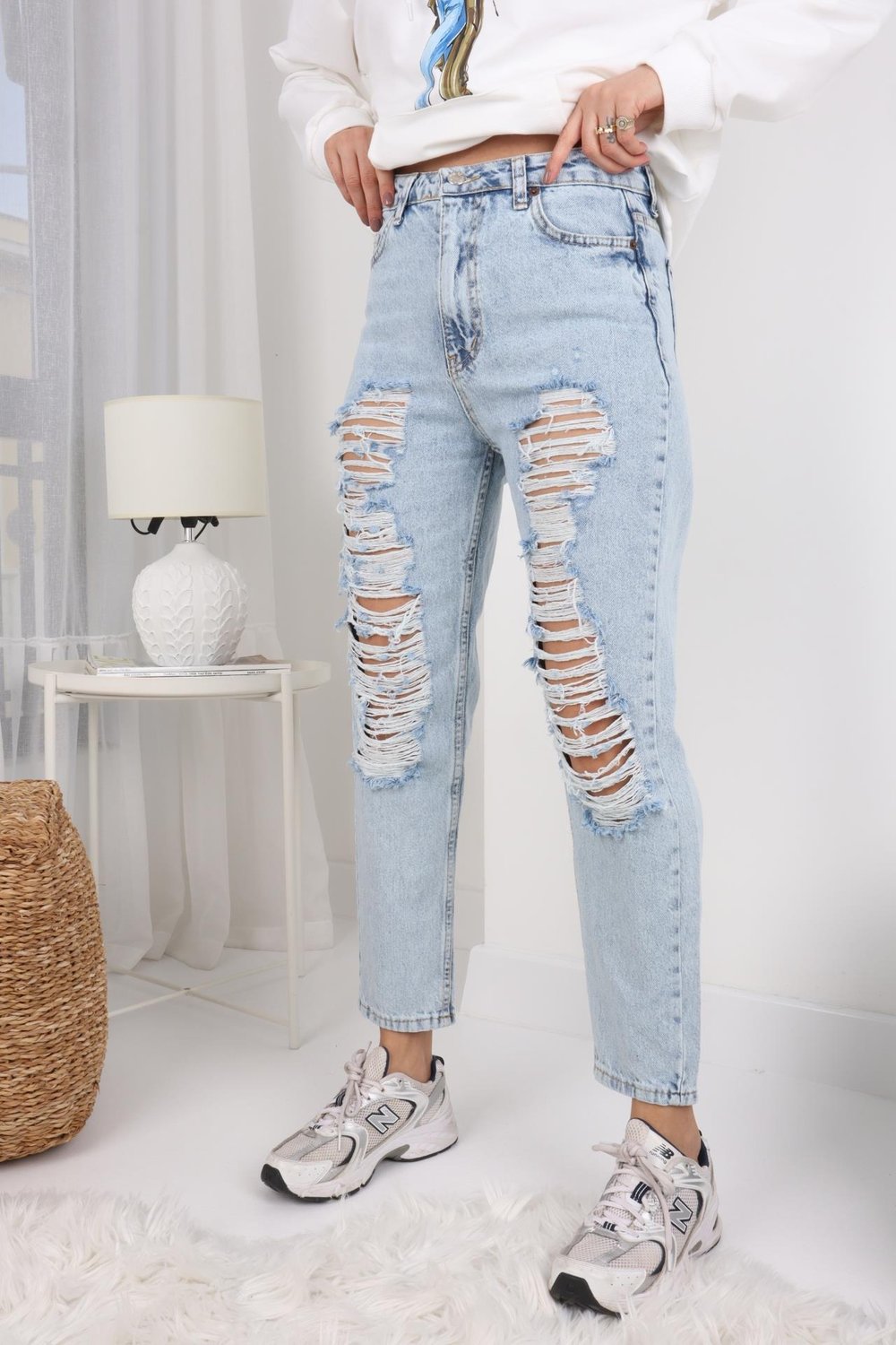 Buz Mavi Bol Yırtıklı Likrasız Mom Jean